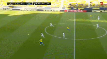 带领桑托斯成功逃离降级区，内马尔赛后动情落泪（内马尔率桑托斯脱离降级区，赛后激动落泪）