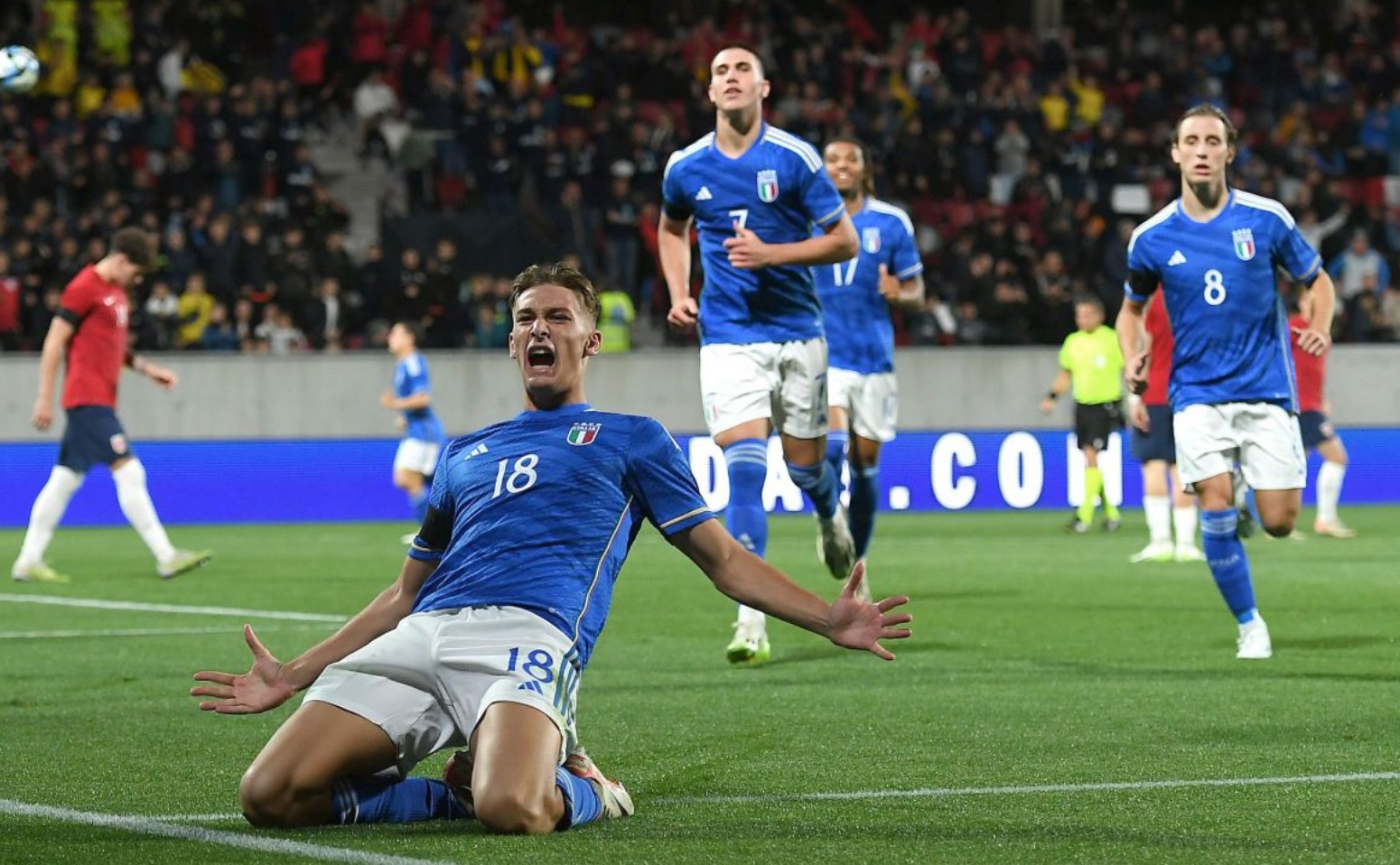 略占上风！桑托斯与米拉索近3次交手，2胜1负（桑托斯略占优势：近3战米拉索2胜1负）