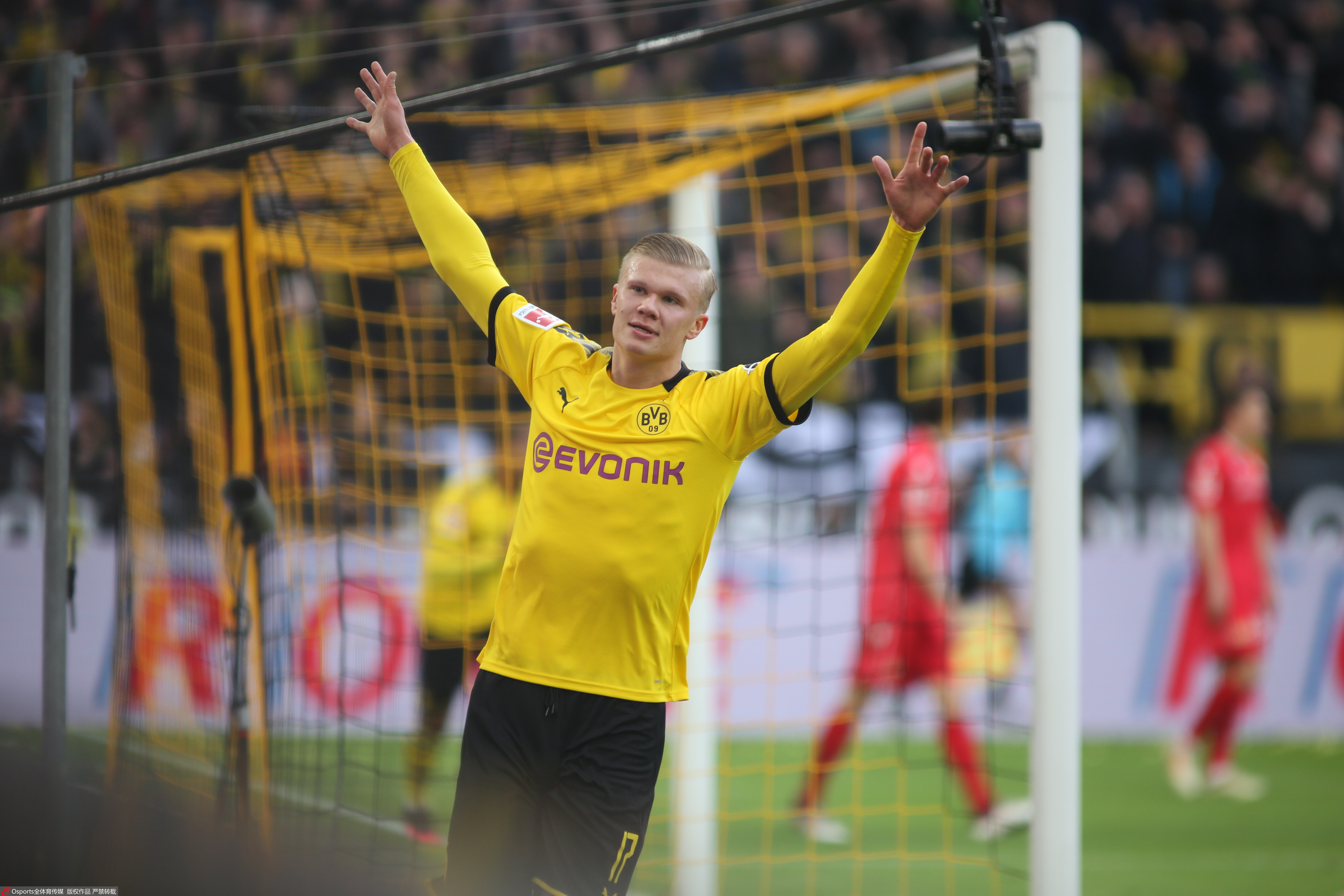 阿斯：诺坎普的主队更衣室还没装修好，巴萨已要求尽快完工（阿斯报：诺坎普主队更衣室仍未完工，巴萨已催促加快进度）