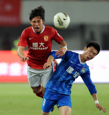 热议国足选帅：本土教练是陪标的；选土帅洋帅都是领导一句话（国足选帅惹热议：本土教练成陪跑，土洋之争终听领导一声令下）