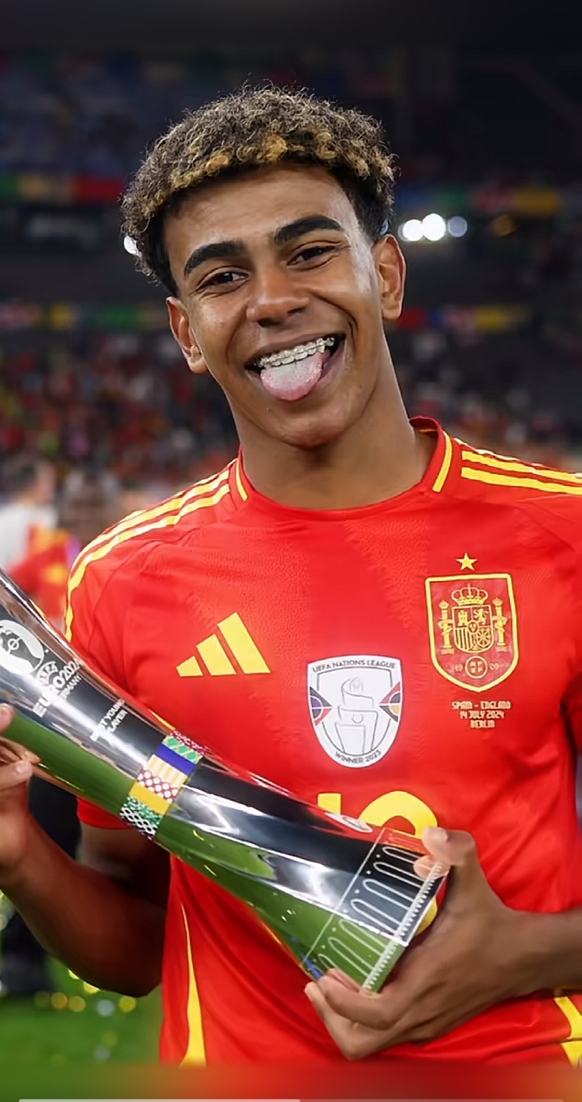 今晚抽签！欧联杯36强出炉：维拉、森林、罗马、费耶诺德进入正赛（欧联杯36强敲定，今晚抽签：维拉、森林、罗马、费耶诺德锁定正赛席位）