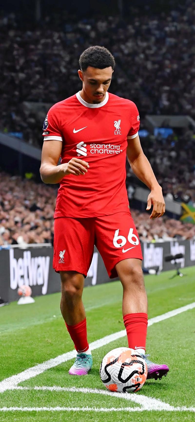 切尔西官网更新一线队名单，斯特林、韦加等9名球员未在列（切尔西官网公布新一线队名单：斯特林、韦加等9人未入选）