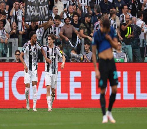 邮报：新主场用地估值存在分歧，曼联可能先买一部分土地开建（邮报：新球场用地估值有分歧，曼联或先购部分地块动工）