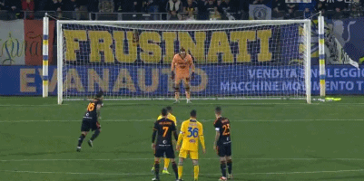 西甲前瞻：皇家社会主场强势但状态存疑，赫罗纳深陷降级区（西甲前瞻：皇家社会主场优势明显但近况不稳，赫罗纳跌入保级泥潭）