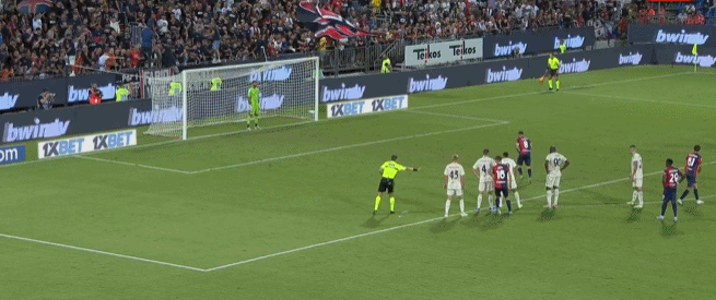 独造两球！官方：霍伊伦当选那不勒斯2-0米兰最佳球员（一人造两球！官方评选霍伊伦为那不勒斯2-0米兰之战全场最佳）