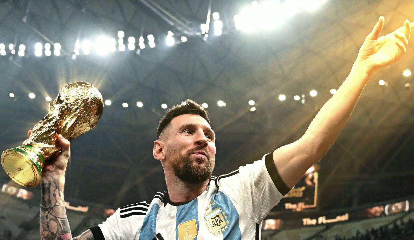 库普梅纳斯：我踢后卫感觉很好；斯帕莱蒂带来了积极的氛围（库普梅纳斯：踢后卫很适应，斯帕莱蒂带来正能量）