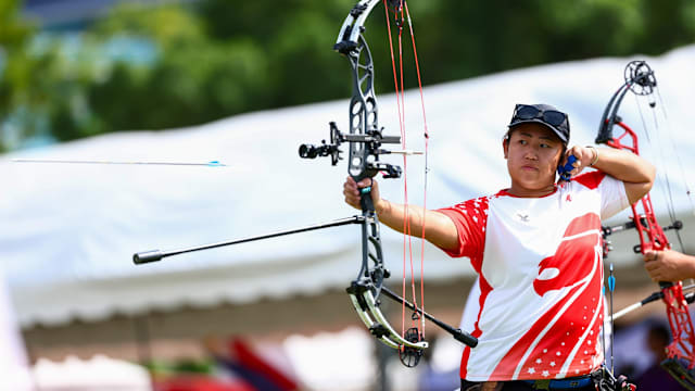 德媒：金玟哉大腿肌肉疼痛，可能会伤缺数场（德媒：金玟哉大腿肌肉不适，或缺席多场比赛）