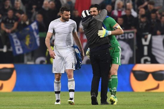 邮报：若纽卡没签下谢什科，伊萨克转会利物浦的机会将受影响