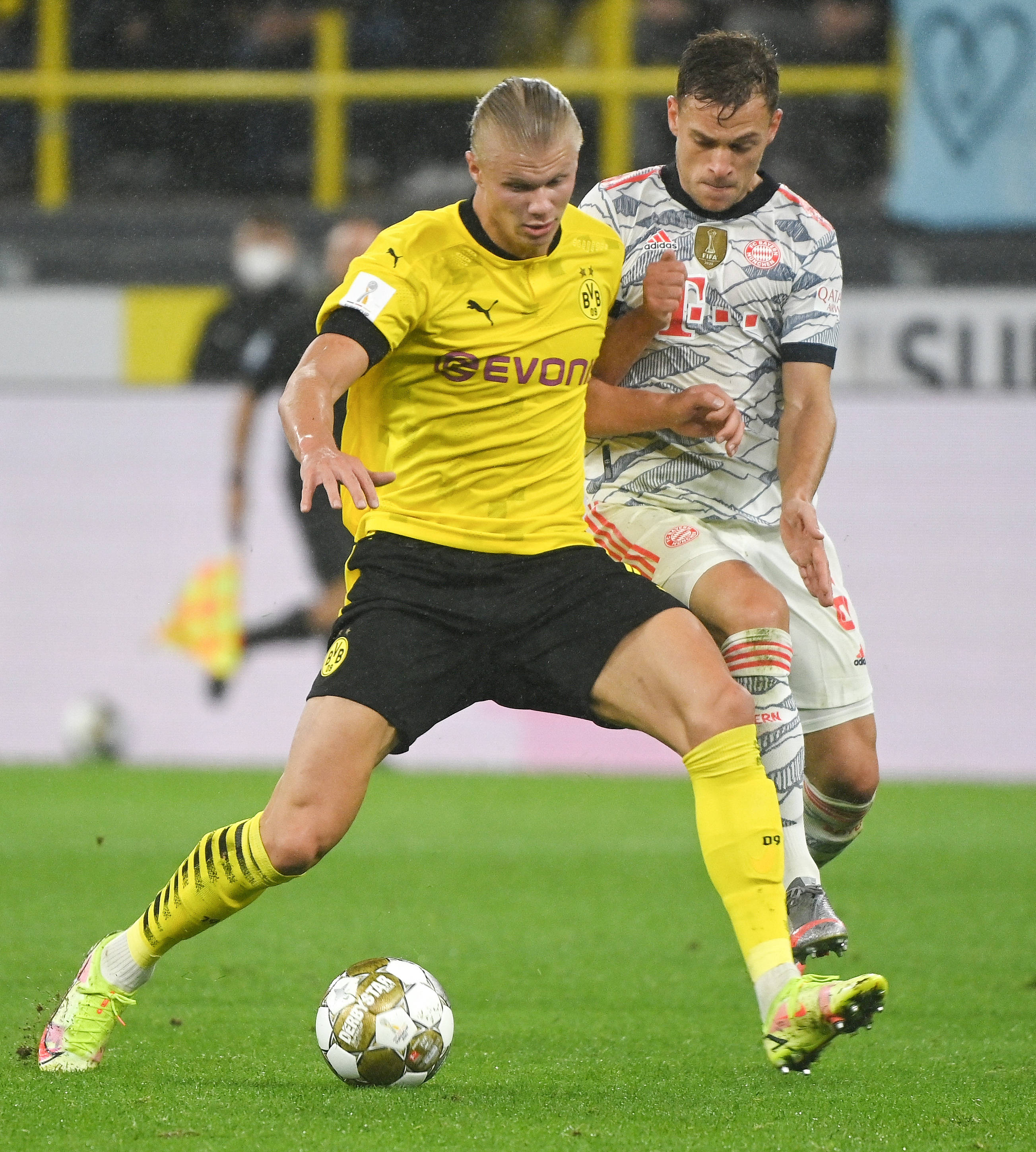 铜梁龙&广州豹角逐最后一个冲超名额，你认为谁将获得入场劵？（冲超末班车之战：铜梁龙与广州豹谁能抢到最后一张门票？）