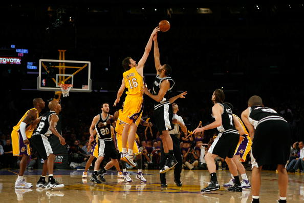 丰特：发生在诺坎普的票务事件堪称丑闻，现任管理层实在无能（丰特：诺坎普票务风波堪称丑闻，现任管理层表现不力）