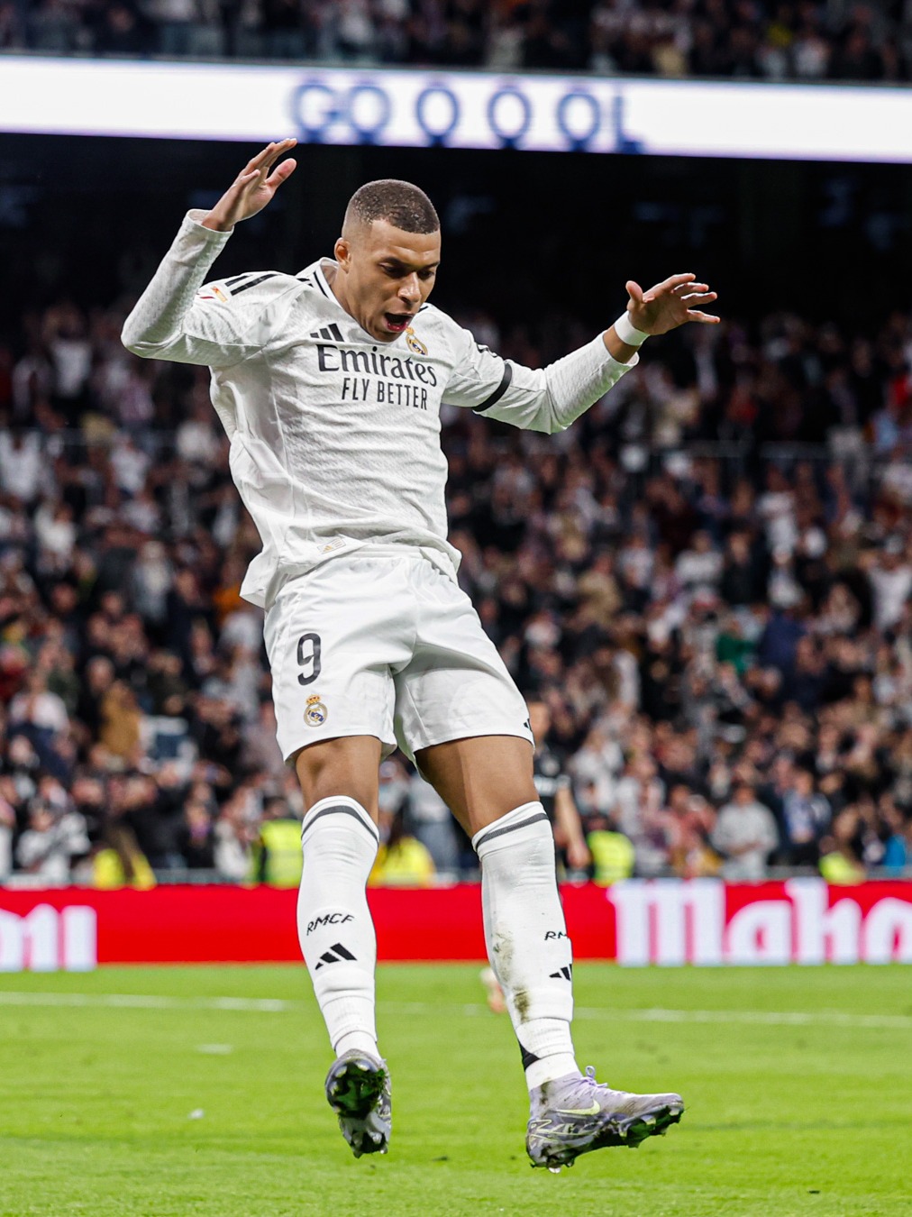 克罗地亚3-1逆转法罗群岛直通美加墨，格瓦迪奥尔破门（格瓦迪奥尔破门助克罗地亚3-1翻盘法罗群岛，锁定美加墨直通名额）