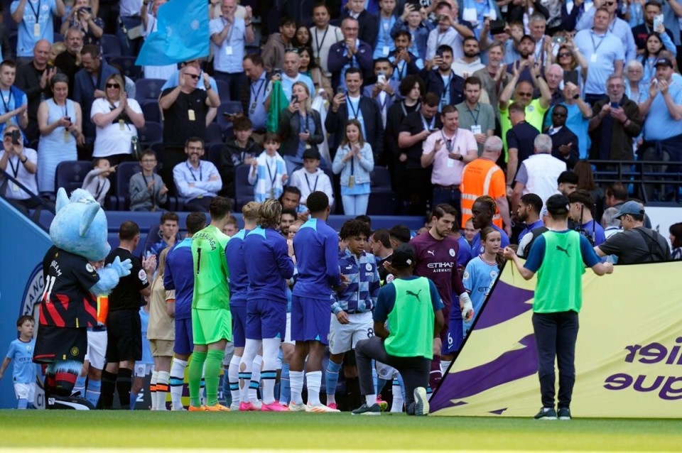 球队逼抢节奏像风暴一样（球队逼抢如狂风骤雨）